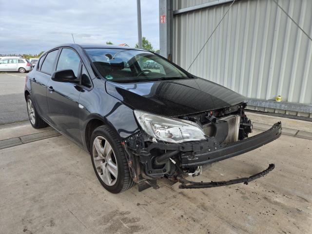 2011 Opel Astra J Lim. Design Edition — 1