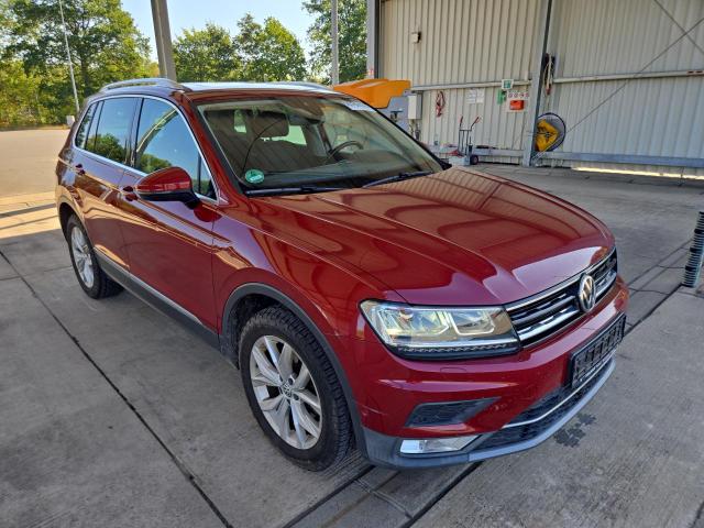 2016 Volkswagen Tiguan Highline BMT/Start-Stopp 4Motion — 1