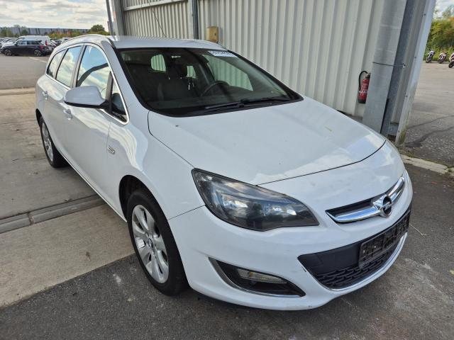 2015 Opel Astra J Sports Tourer Exklusiv — 1