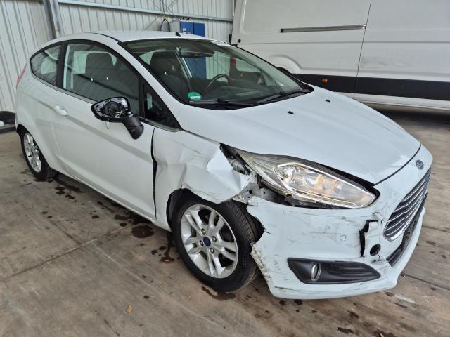 2015 Ford Fiesta Titanium — 1
