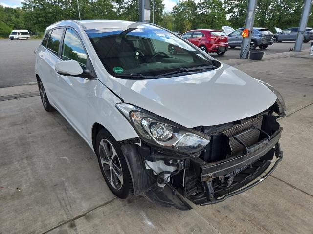 2016 Hyundai i30 cw blue Passion — 1