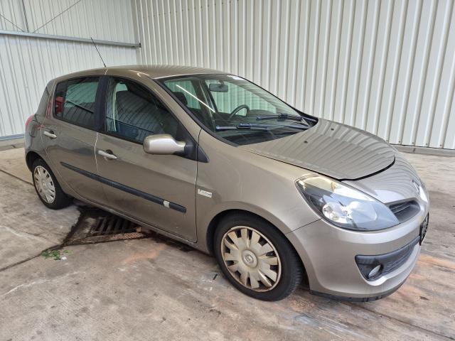 2008 Renault Clio III Dynamique — 1