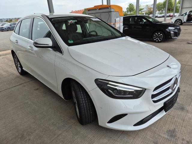2022 Mercedes-Benz B B 180 — 1
