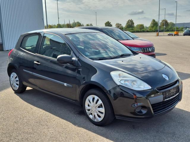 2011 Renault Clio III YAHOO! — 1